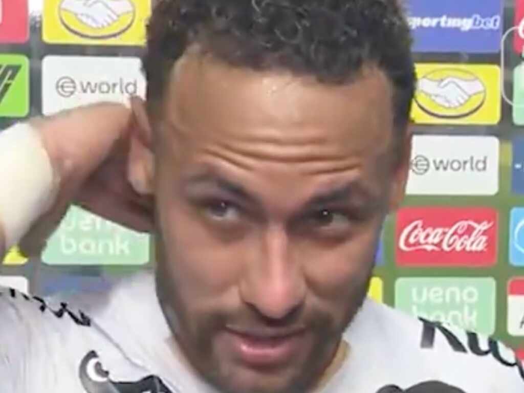 Neymar brilha com duas assistências, celebra marca histórica e faz apelo à torcida do Santos Neymar brilha com duas assistências, celebra marca histórica e faz apelo à torcida do Santos
