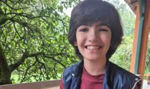 Aos 13 anos, Victor Siqueira Constantino chega ao Universal+ em produção sobre Elis Regina