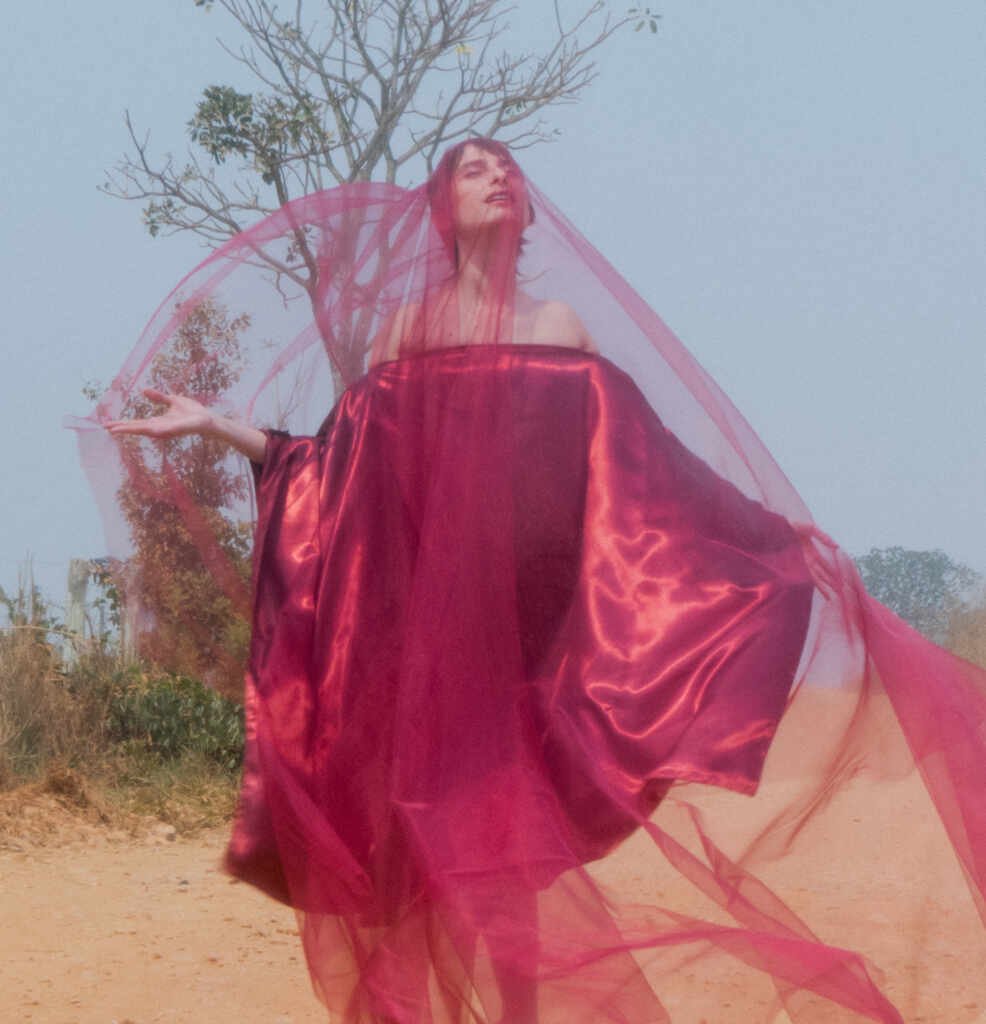 Cantora goiana Nay Porttela lança “Essa Menina”, bossa nova originalmente composta em francês nay porttela essa menina rodolfo ruben3