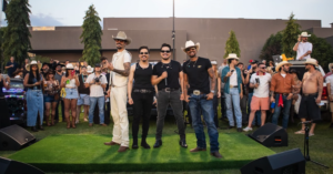 Luan Pereira convida Kaique & Felipe e Jeninho em “Se Os Rodeio Acabar” , primeiro single do projeto “Só Barui”