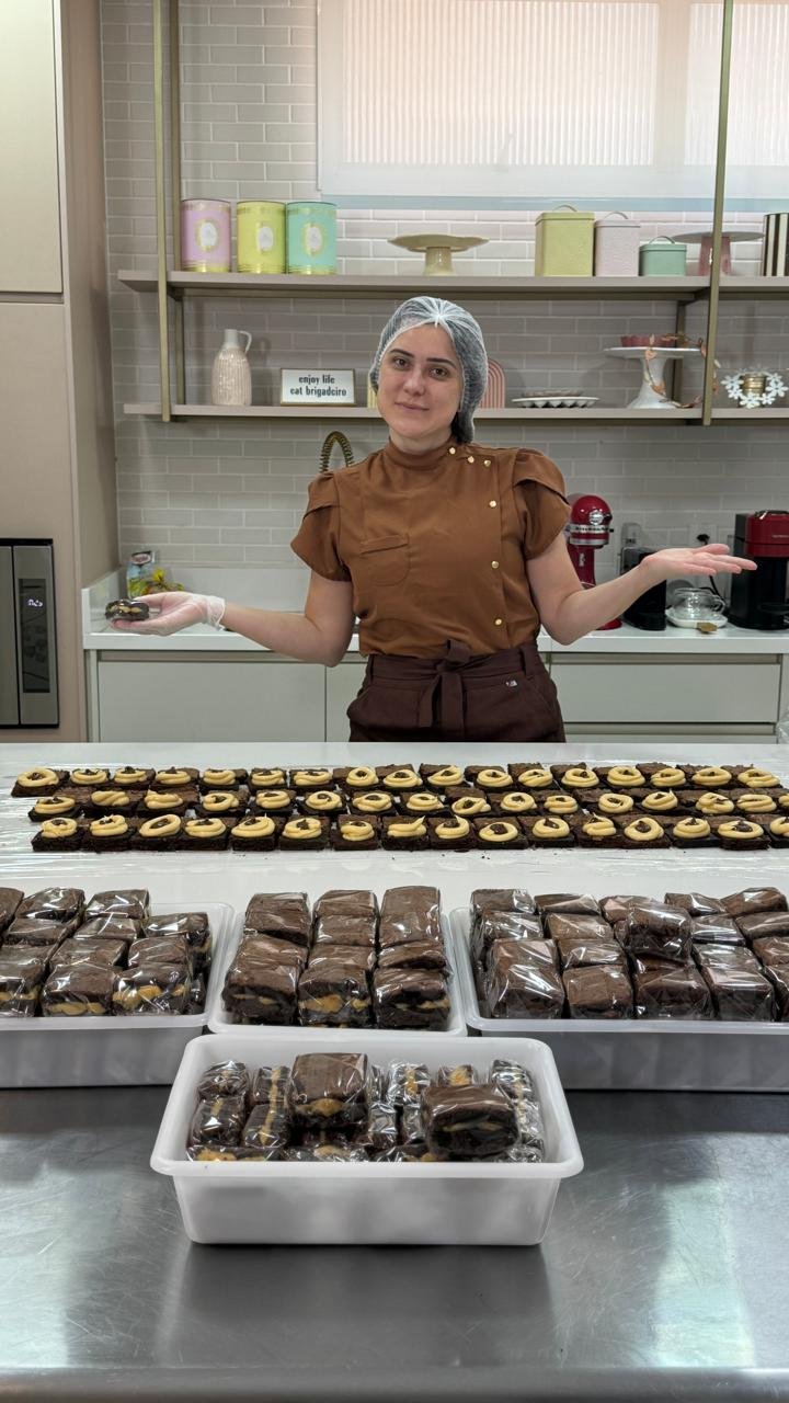 Mãe transforma cozinha de casa em império educacional, fatura R$ 8 milhões e conquista 30 mil alunas 9 IMG 20260904 WA0027