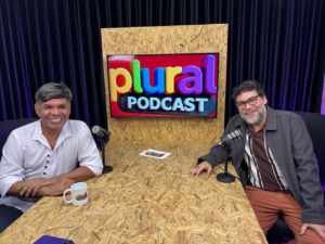 Bastidores e Carreira: Um Papo entre Cláudio Gabriel e Juninho Batista para o Plural Podcast