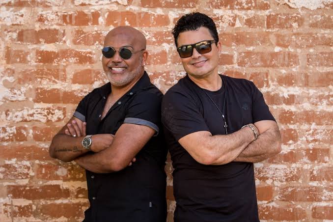 Morre Rick, da dupla com Renner, aos 59 anos após acidente aéreo