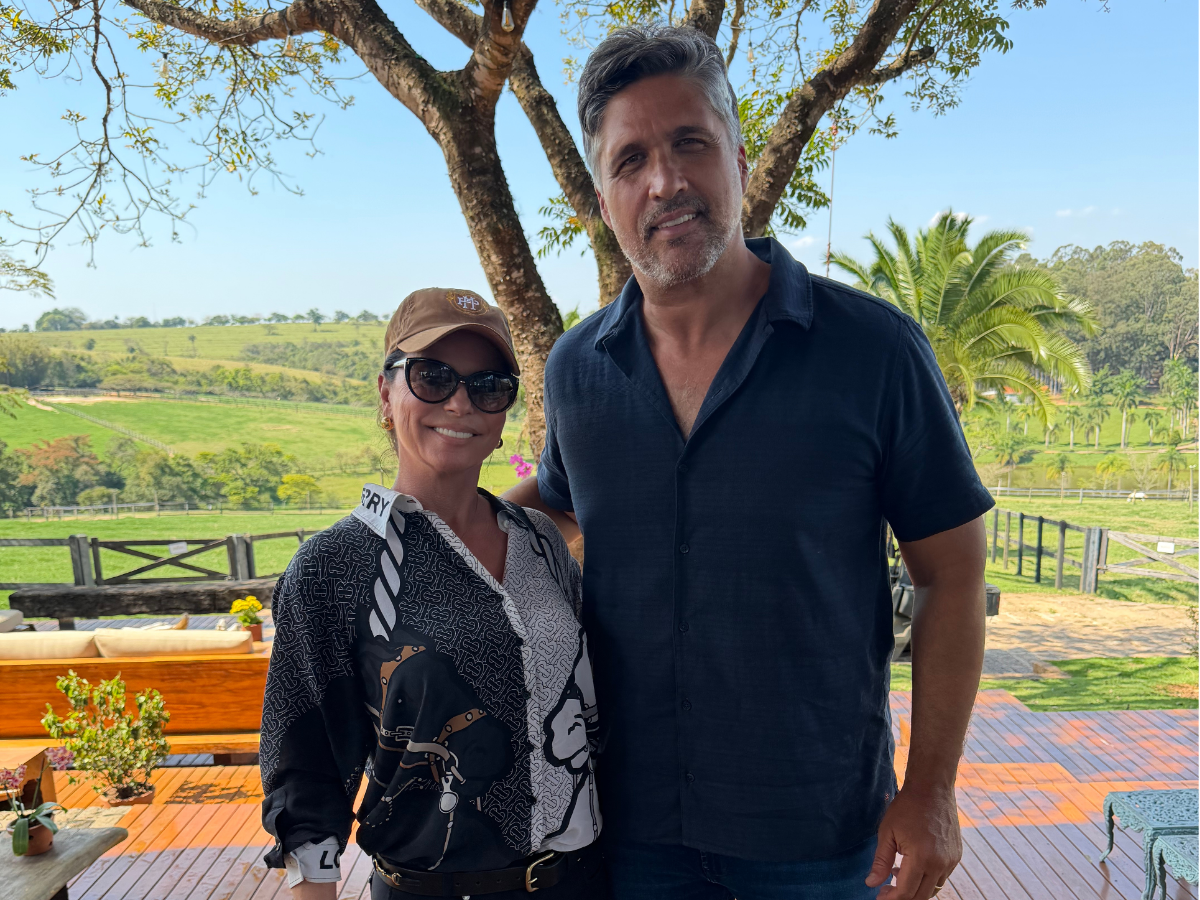 Leo, da dupla com Victor, tieta Shania Twain durante passagem da cantora pelo Brasil 24 Leo, da dupla com Victor, tieta Shania Twain durante passagem da cantora pelo Brasil